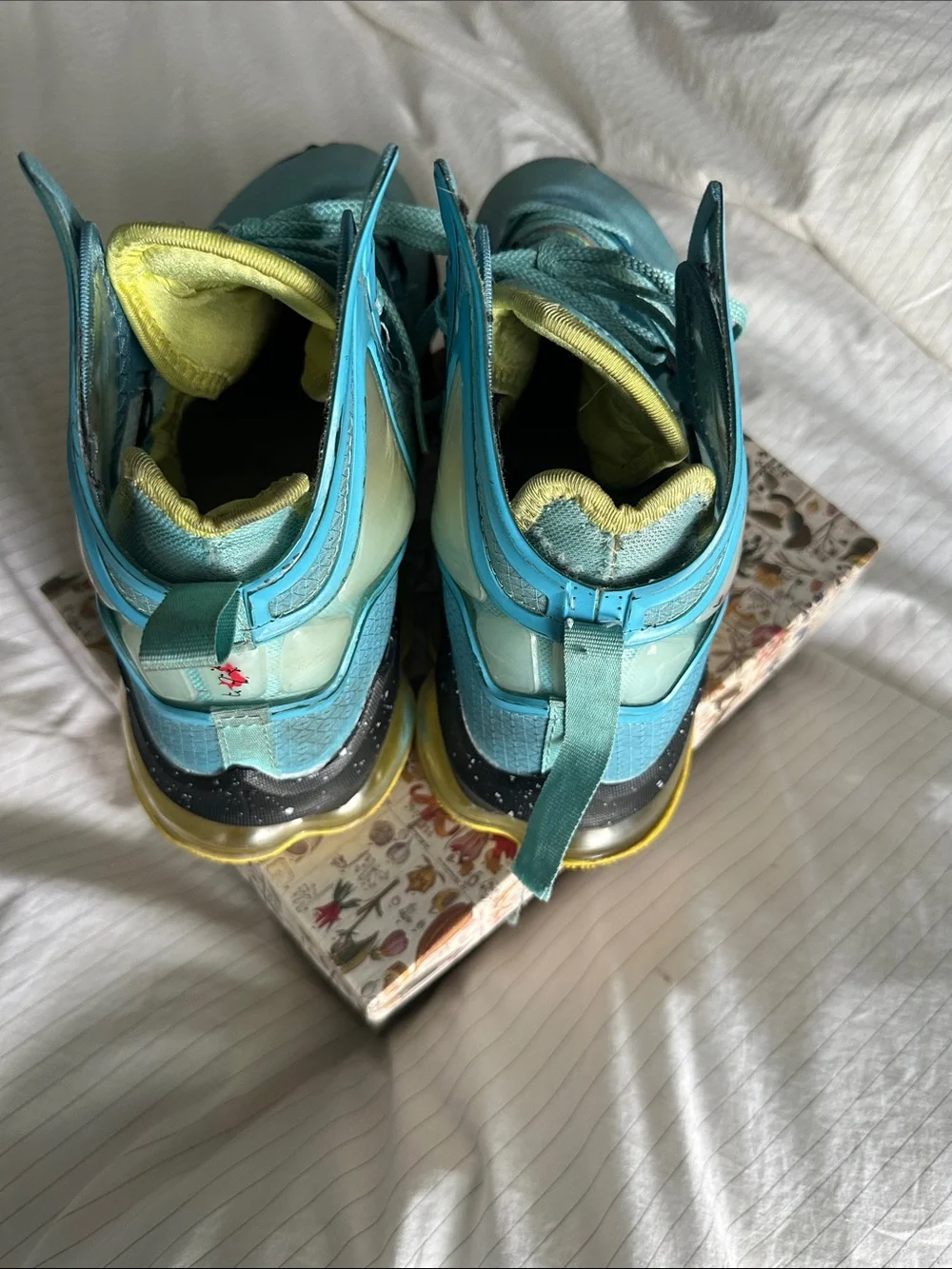 Nike LeBron 19 Christmas Sneakers Size 12 - Scuffed and Hanging Pull Tab